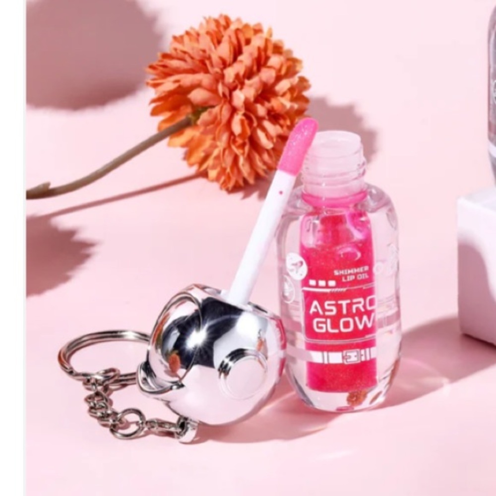 Romantic Beauty Astro Glow Shimmer Lip Oil in Pink Nova New